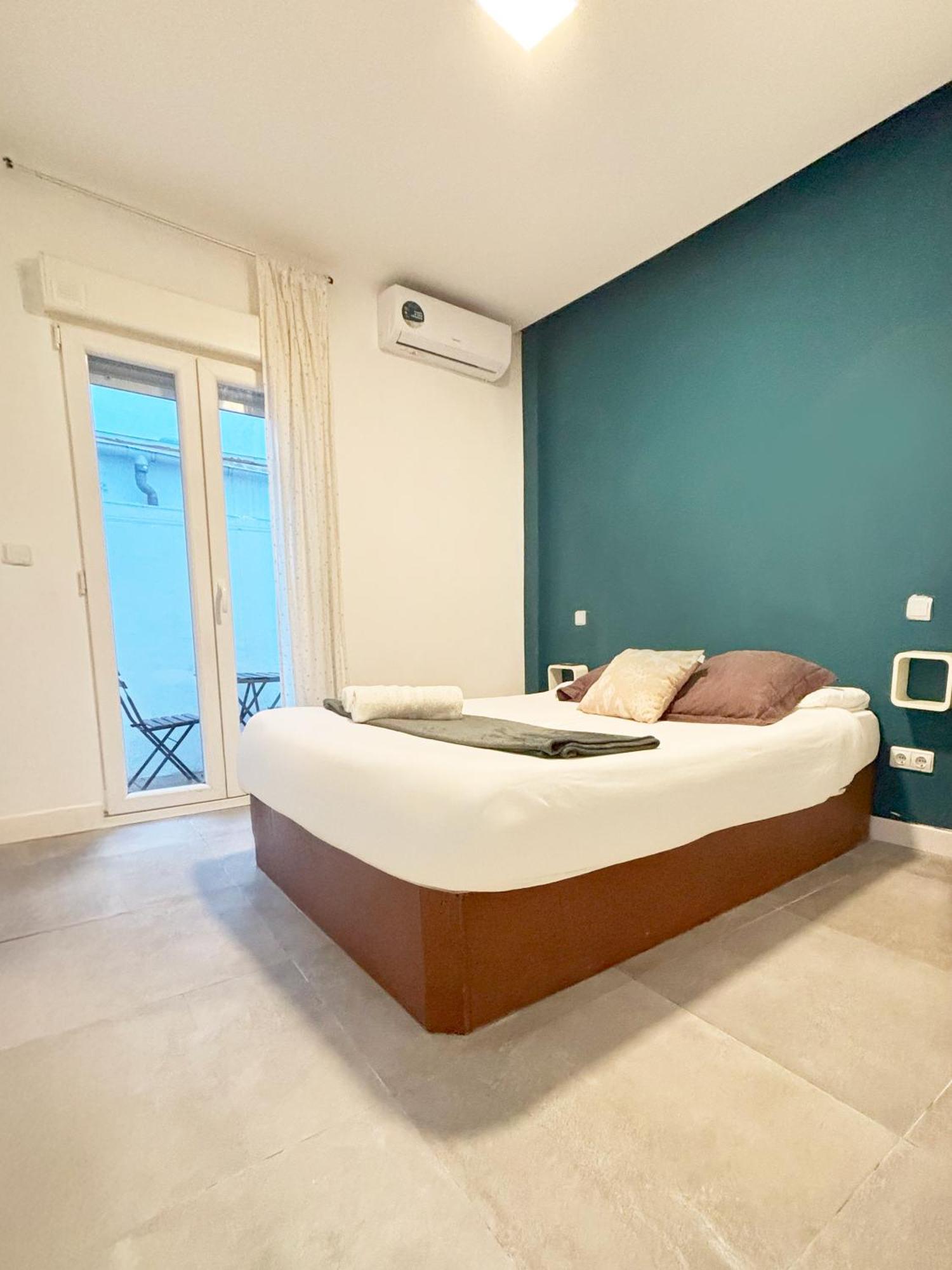 Bright, With A Patio And A Good Area Appartement